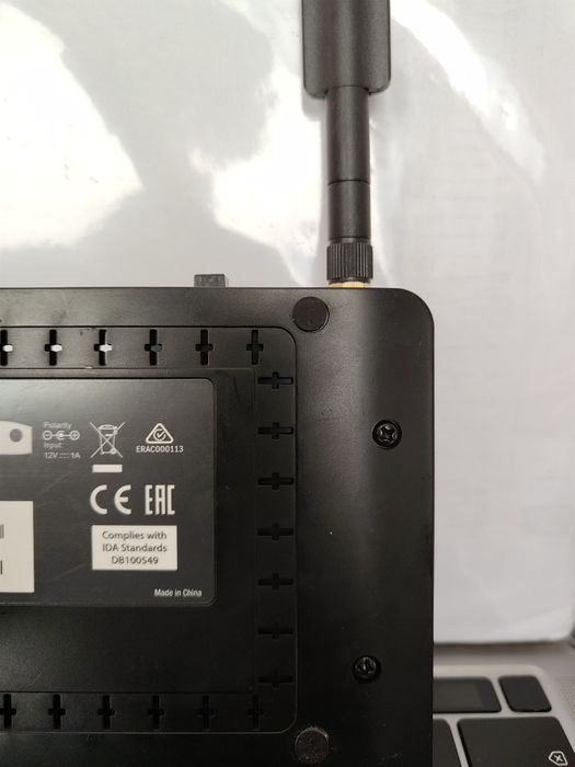 D-Link DWR-921 router 4G LTE