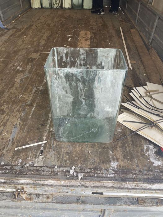 Скляна прямокутна емність