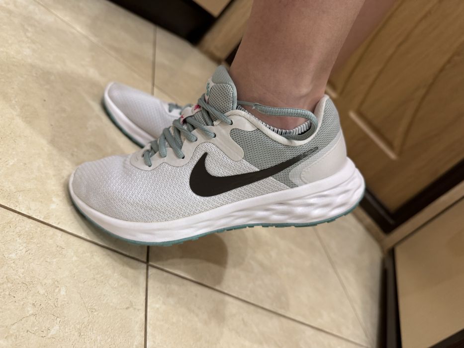 Кросівки Nike Revolution 6 37,5р