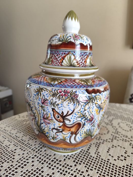 Pote decorativo em loiça