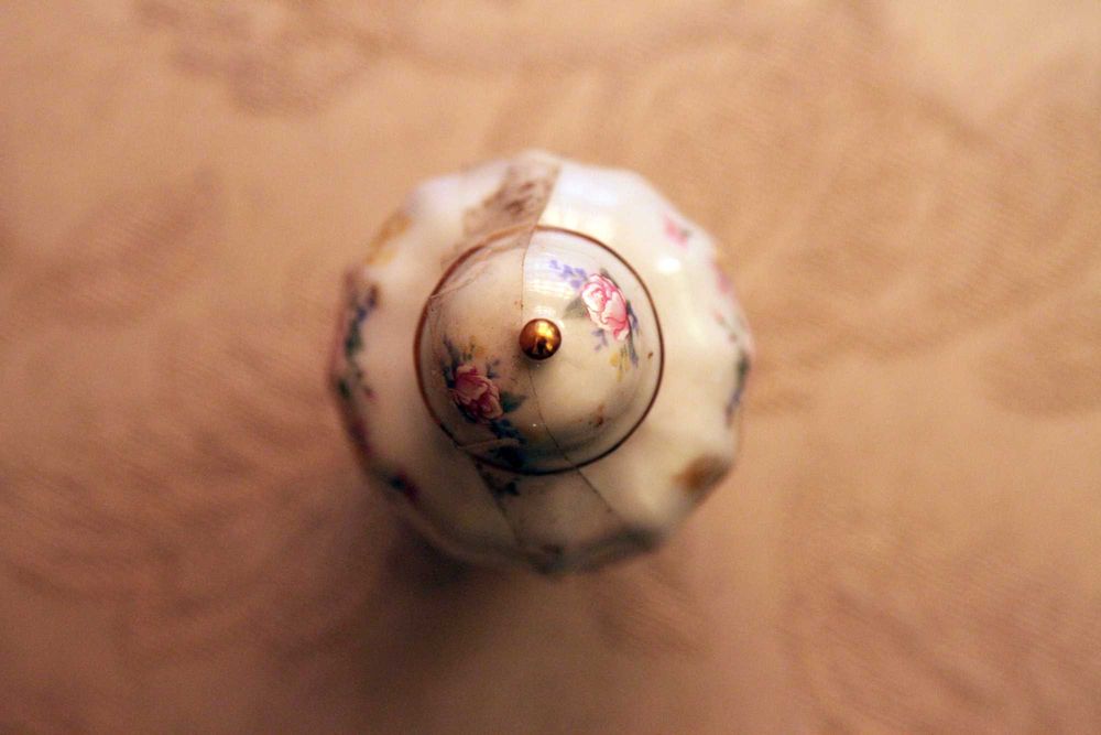 Delicada Peça vintage da Royal Porcelain