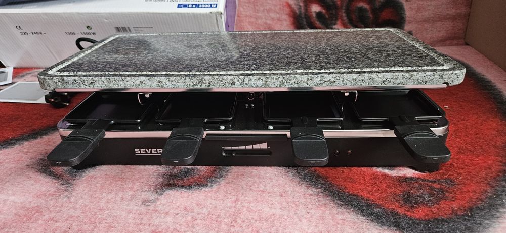 Grill elektryczny z płytą kamienną. Severin