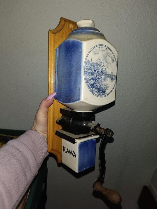 Wiszący młynek do kawy