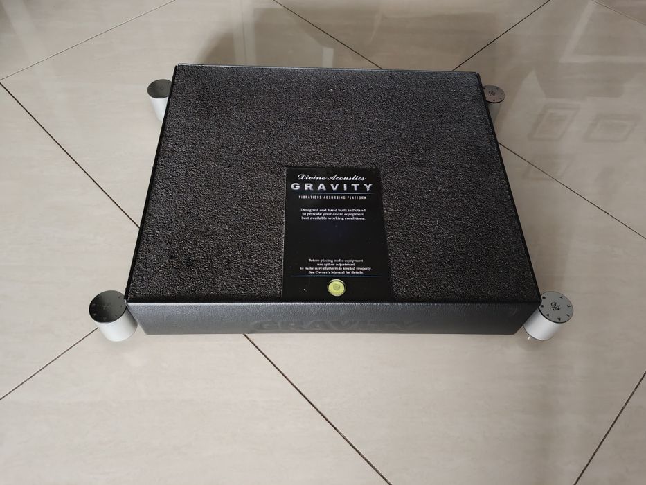 Platforma antywibracyjna Divine Acoustics GRAVITY (Czarna) – Stan BDB / Po Przeglądzie u Producenta