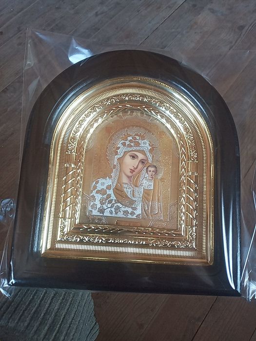 Ікони в дерев'яній рамці