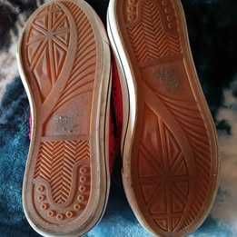 Tenis Vermelhos Crochet