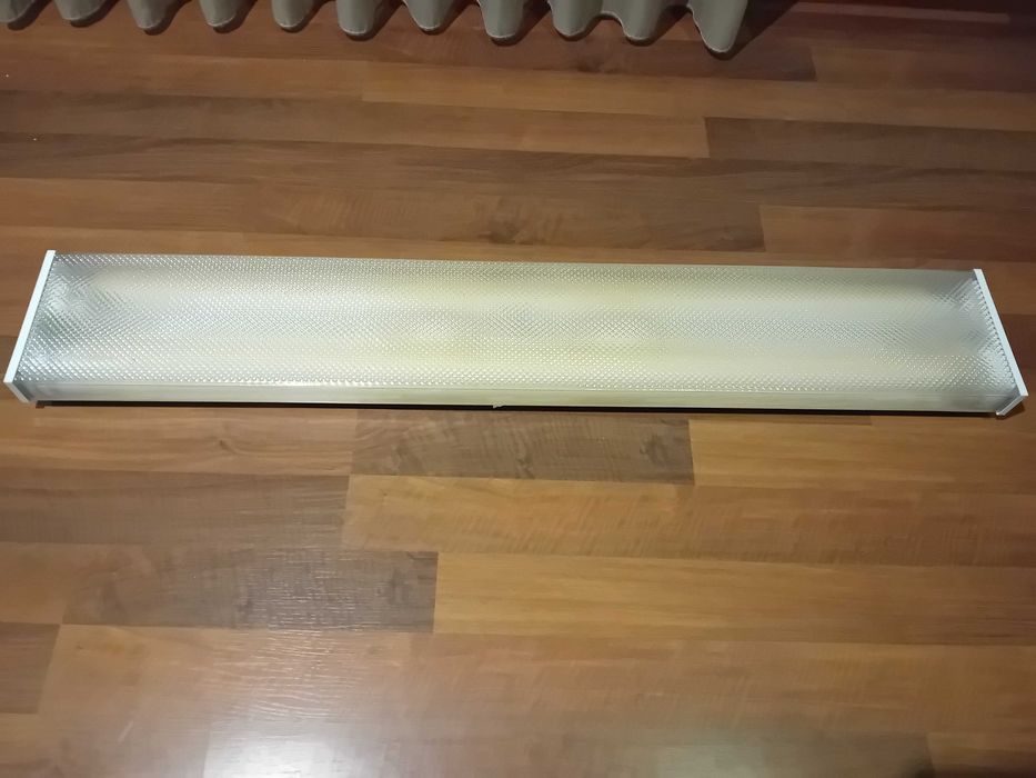 Candeeiro armadura com lâmpadas