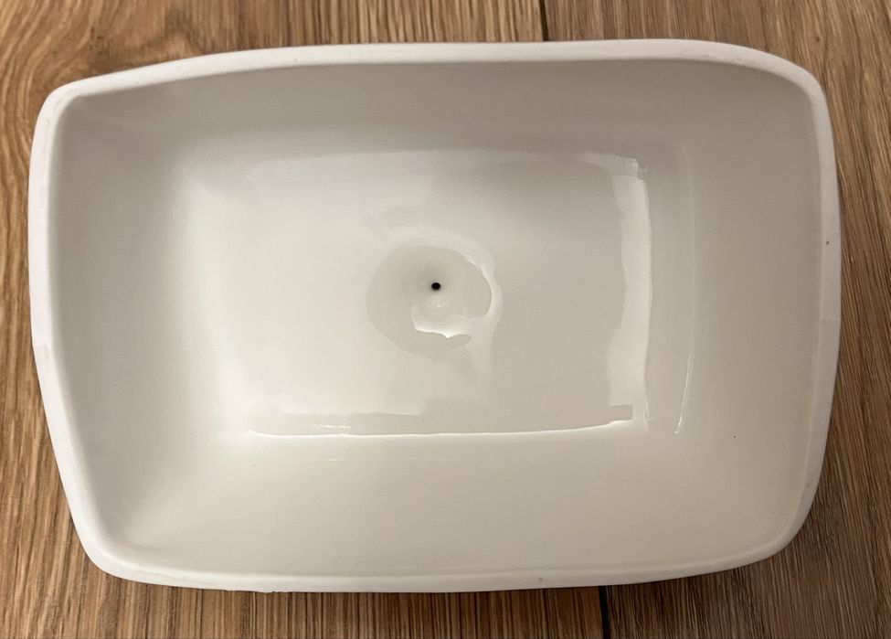Świąteczna porcelanowa maselniczka Smukee 15,5 x 11 cm