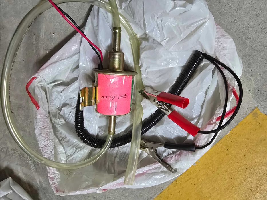Bomba de Gasóleo com respetivos cabos para Trasfega