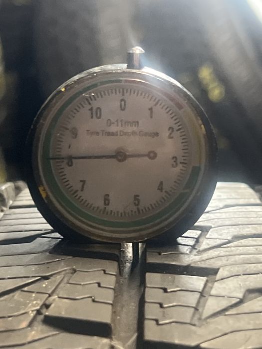 *Opony Continental 215/60/17C para