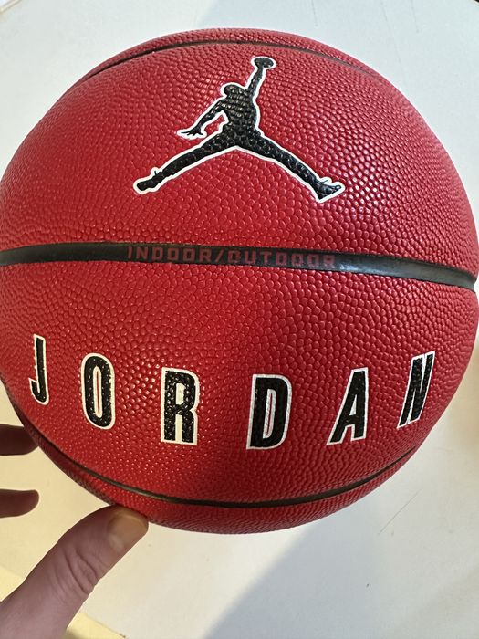 Мʼяч Jordan новий