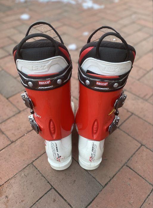 Гірськолижні черевики Atomic, розмір 40,5, на вузьку ногу