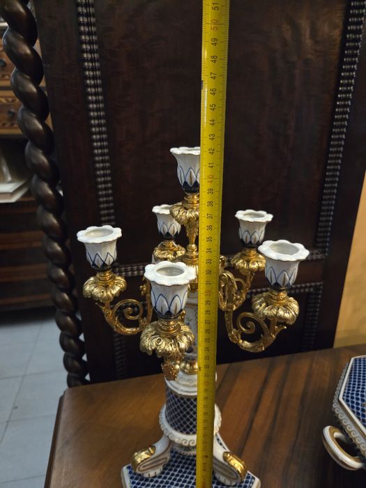 Imponente conjunto de candelabros e terrina  sevres