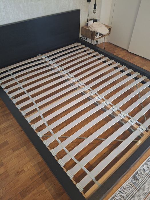 Cama IKEA com Estrado