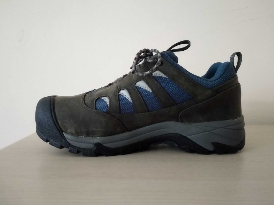 Keen. Подарую тільки правий чобіт