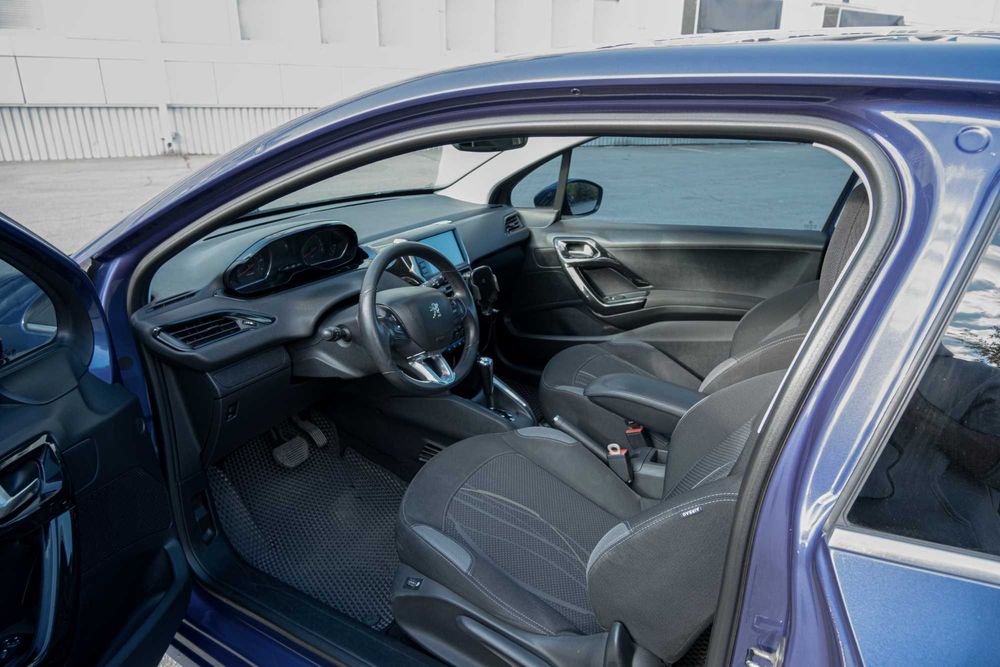 Peugeot 208 2013