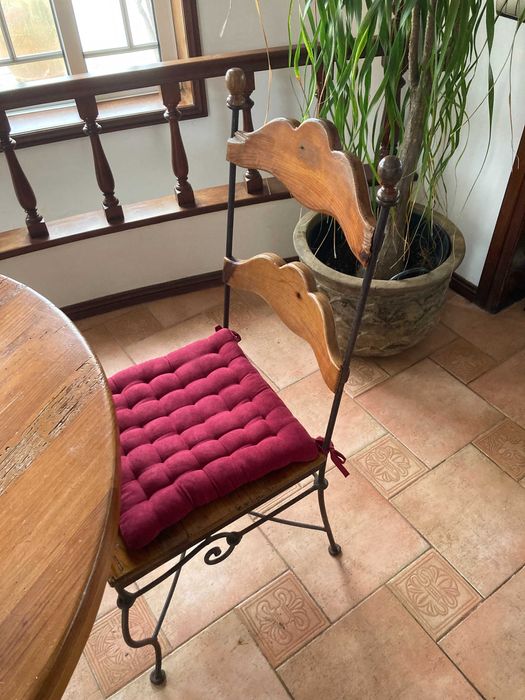 Conjunto de mesa e cadeiras madeira mexicana e ferro