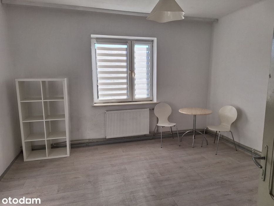 4 pokoje 80m2 plus strych 80m2 plus Garaż 20m2 plus komórki 20m2