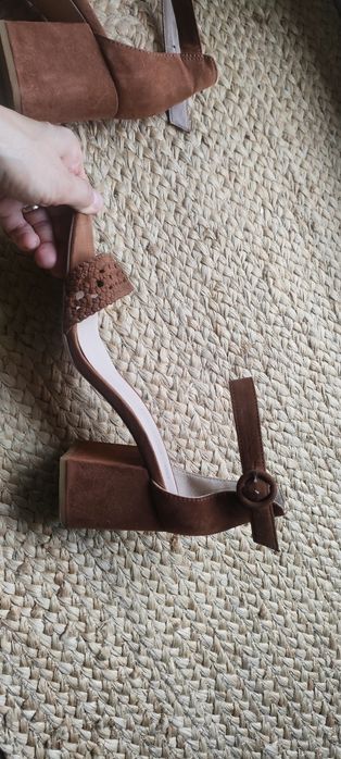 Buty na koturnie na lato