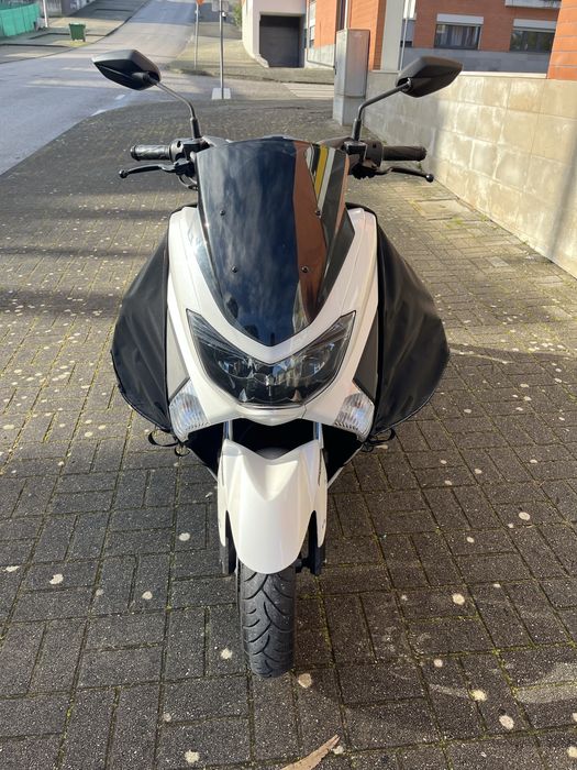 Yamaha Nmax 125 (poucos quilómetros)