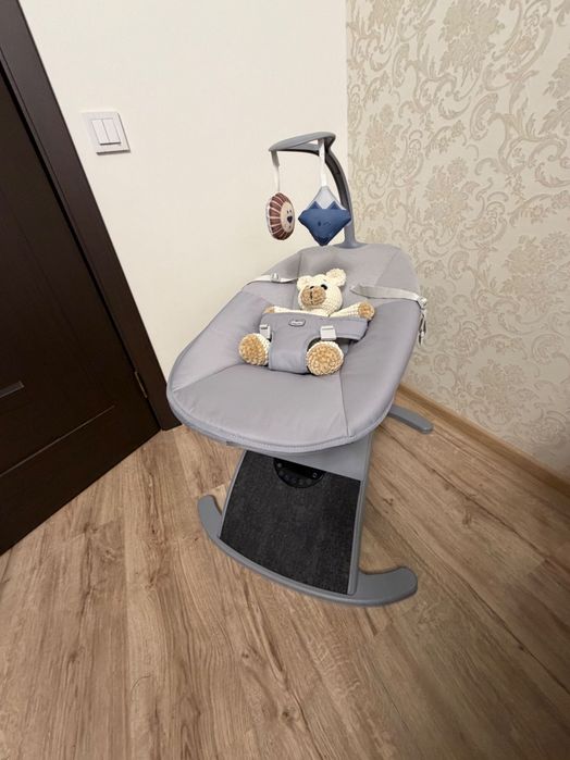 Крісло качалка Chicco :подарунок ходунки штовхалка та коврик для новонароддених.
