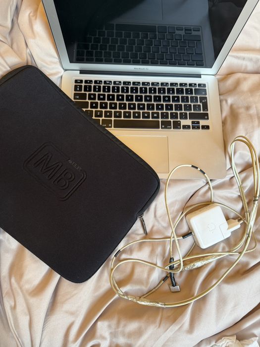 MacBook Air 2014 + podstawka chłodząca