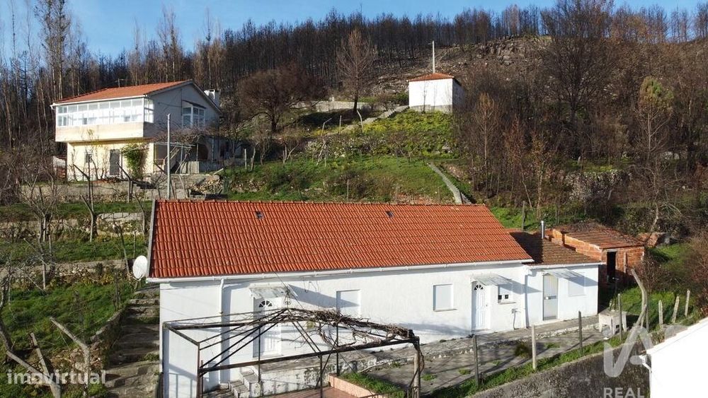 Moradia isolada T2 em Mões de 105 m2