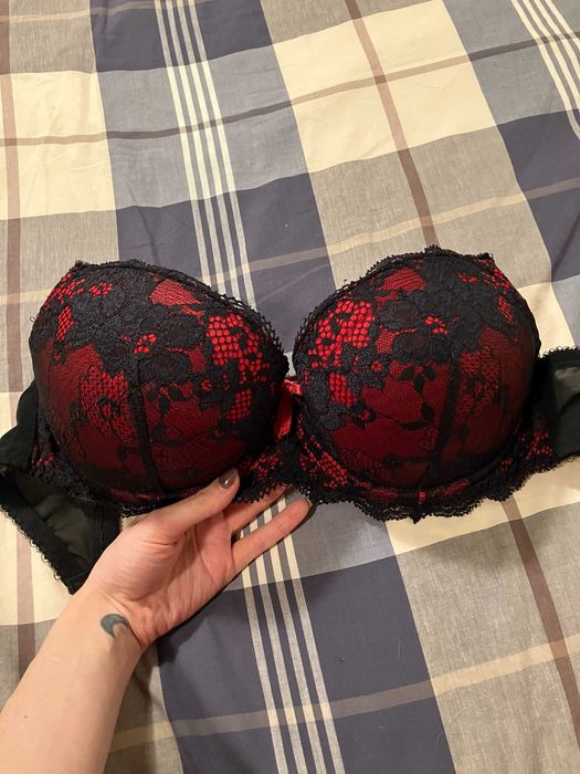 Biustonosz koronkowy Pour Moi Amour z fiszbinami