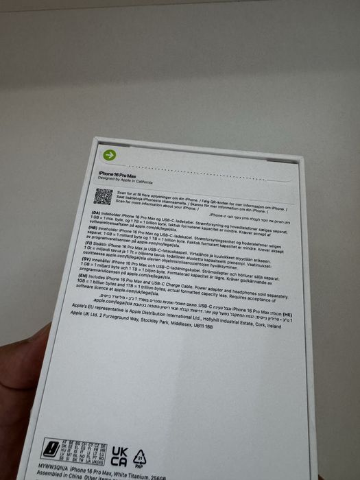 iPhone 16 Pro Max 256Gb -> Novo / Selado