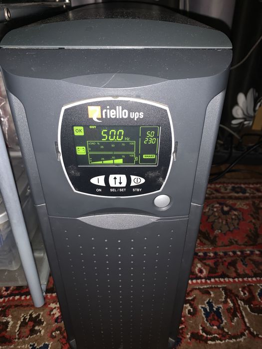 Источник бесперебойного питания UPS 3300-4000Италия