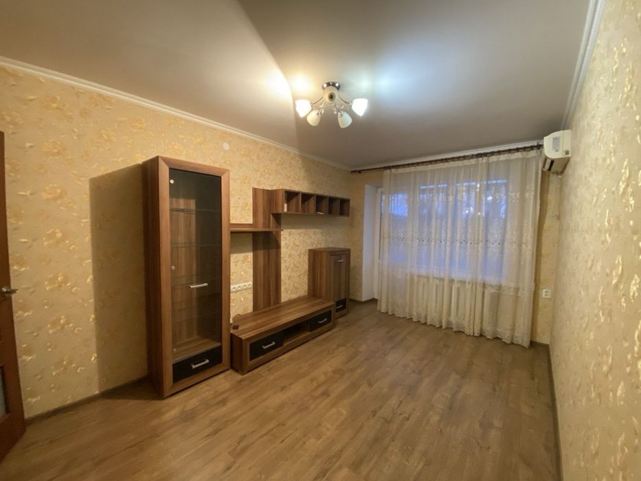 Продаж 2-кімнатної квартири по вул. Театральна