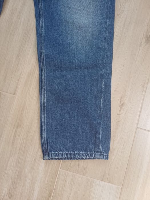 Damskie spodnie jeansowe Guess mom jeans