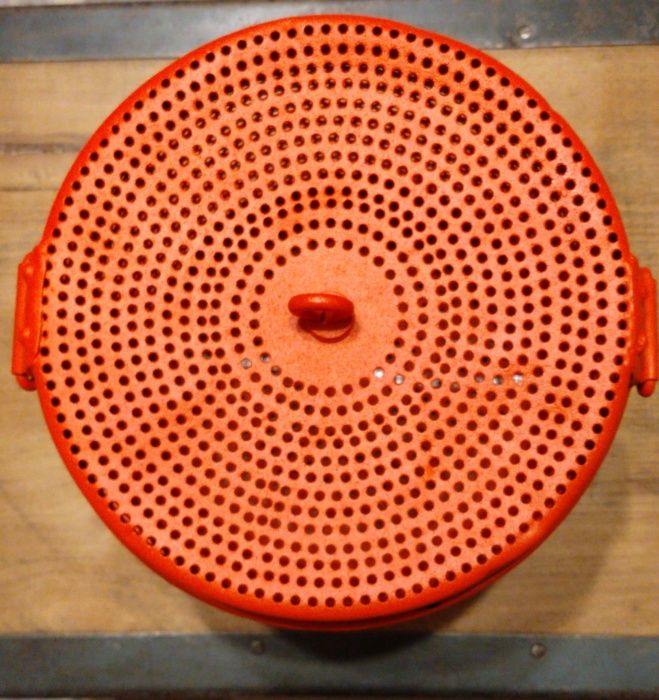 Pojemnik metalowy, perforowany, bardzo stary, unikat