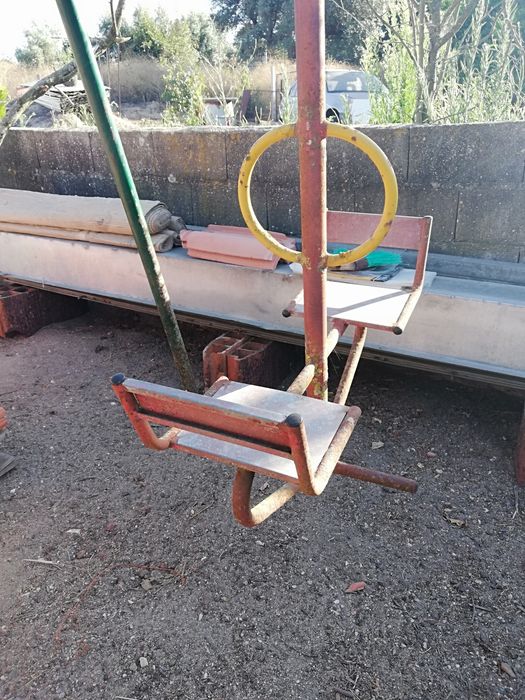 Baloiço em ferro