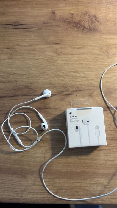 Apple Earpods, złącze lightning