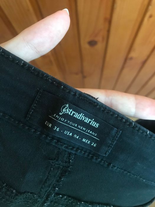 Джинси скіні від Stradivarius