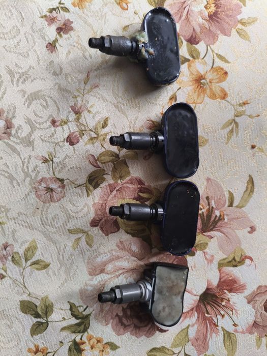 Датчики тиску коліс Тесла Модел 3 оригінал рест і дорест