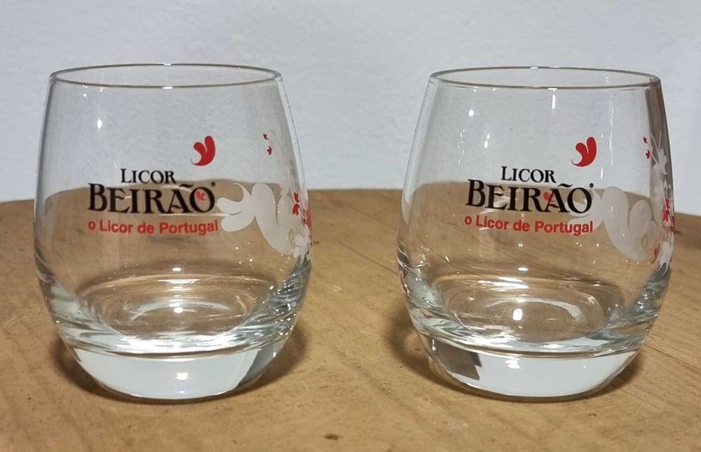 Copos de Gin Beefeater, Whisky Redbreast, Licor Beirão, Licoreiras