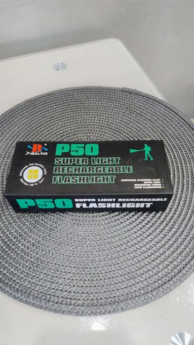 Потужний зручний ліхтар акумуляторний