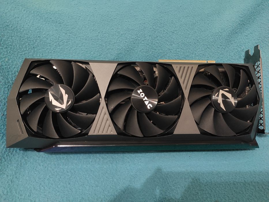 RTX 3080 ZOTAC amp holo 10 GB