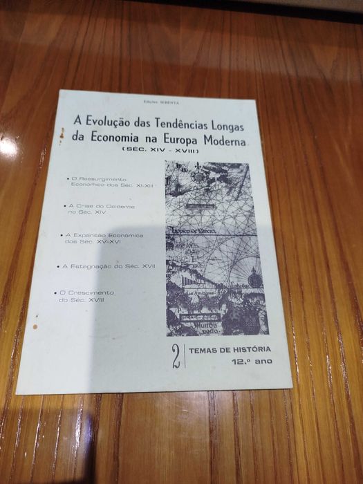 Livro "Edições Sebenta - Temas de História 12º Ano:  nr. 2º
