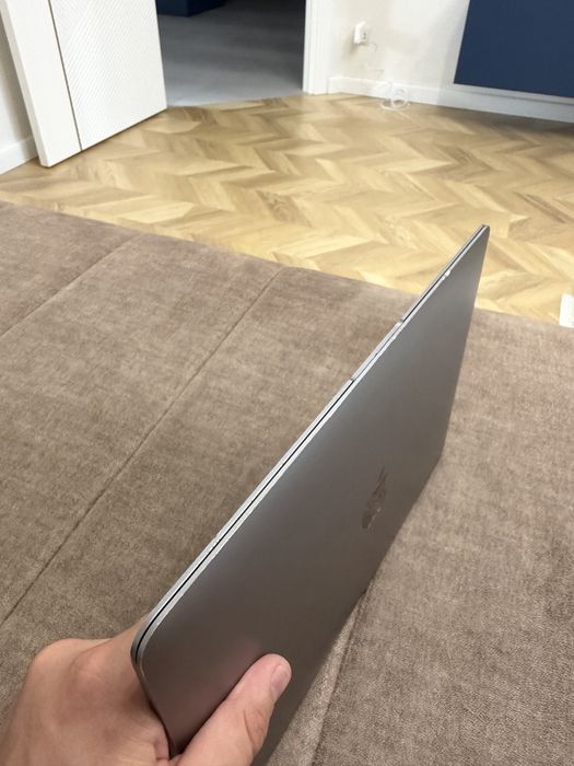 MacBook Air 13 2020 i5 /8 GB /512 Gb 93% АКБ!