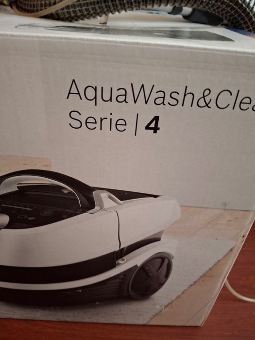 Пилосос Bosch AquaWash & Clean Serie 4