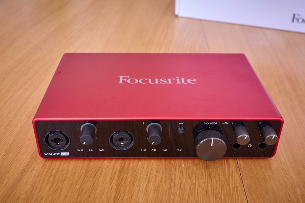 Focusrite Scarlett 8i6 (3. generacja) - interfejs audio USB + oprogramowanie