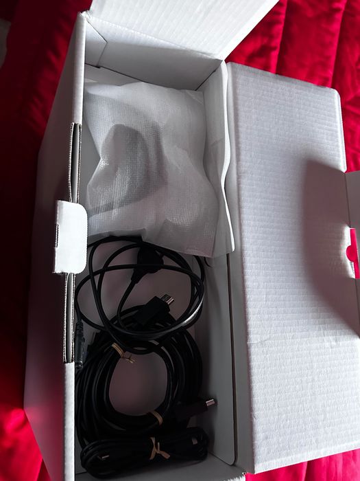 Playstation 5 edição padrão com leitor de disco, pouco usado.