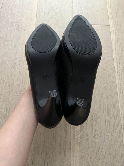 Nowe skórzane szpilki Lasocki czarne rozm. 41