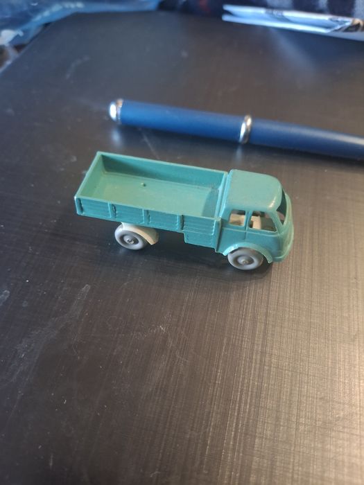 Plastic truck model436768372855285764