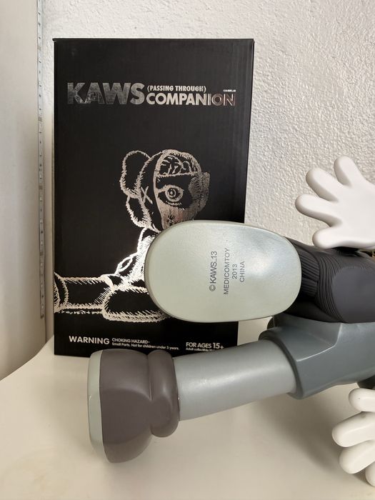 Boneco Kaws 30Cm