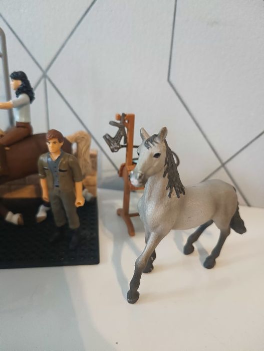 Zestaw Schleich myjnia i konie całość