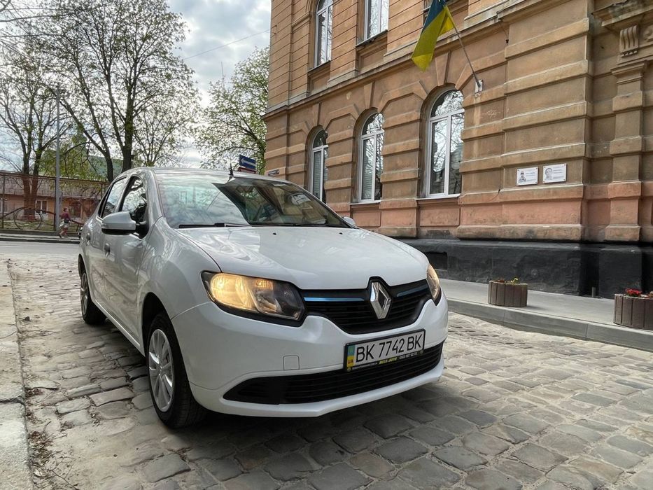 Продам renault logan 1,2 газ/бензин